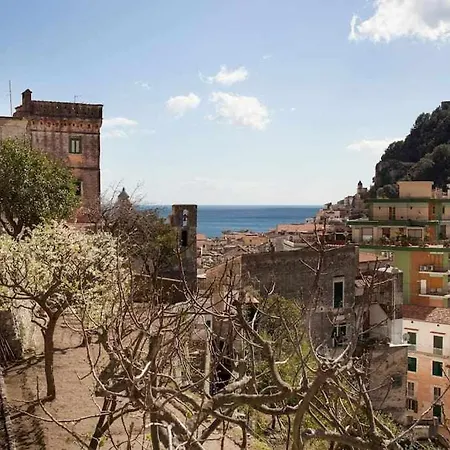 Donna Saretta Casetta Tradizionale Amalfitana Amalfi